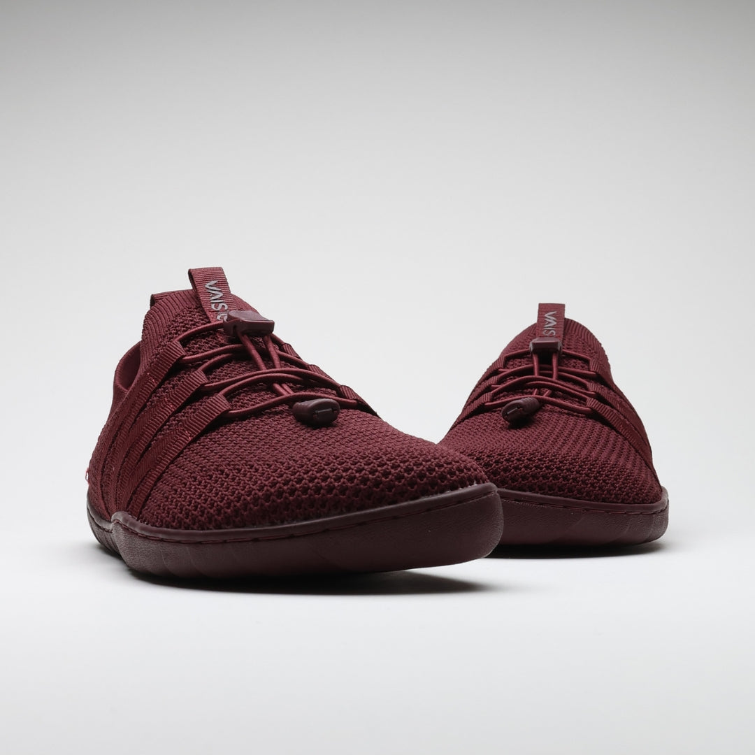 Vaistoa Riemu Knitted Barefoot Slip-on Shoes Burgundy front walking set up