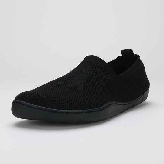 vaistoa_lempea_2_barefoot_slip_on_shoes_black_single_shoe_front_angle