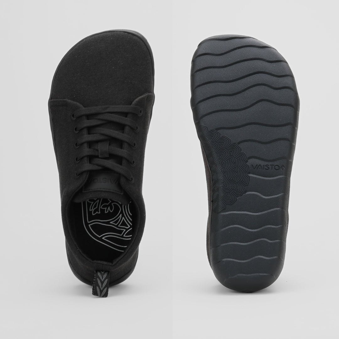 Vaistoa Rento canvas barefoot sneakers black foot shaped wide toe box