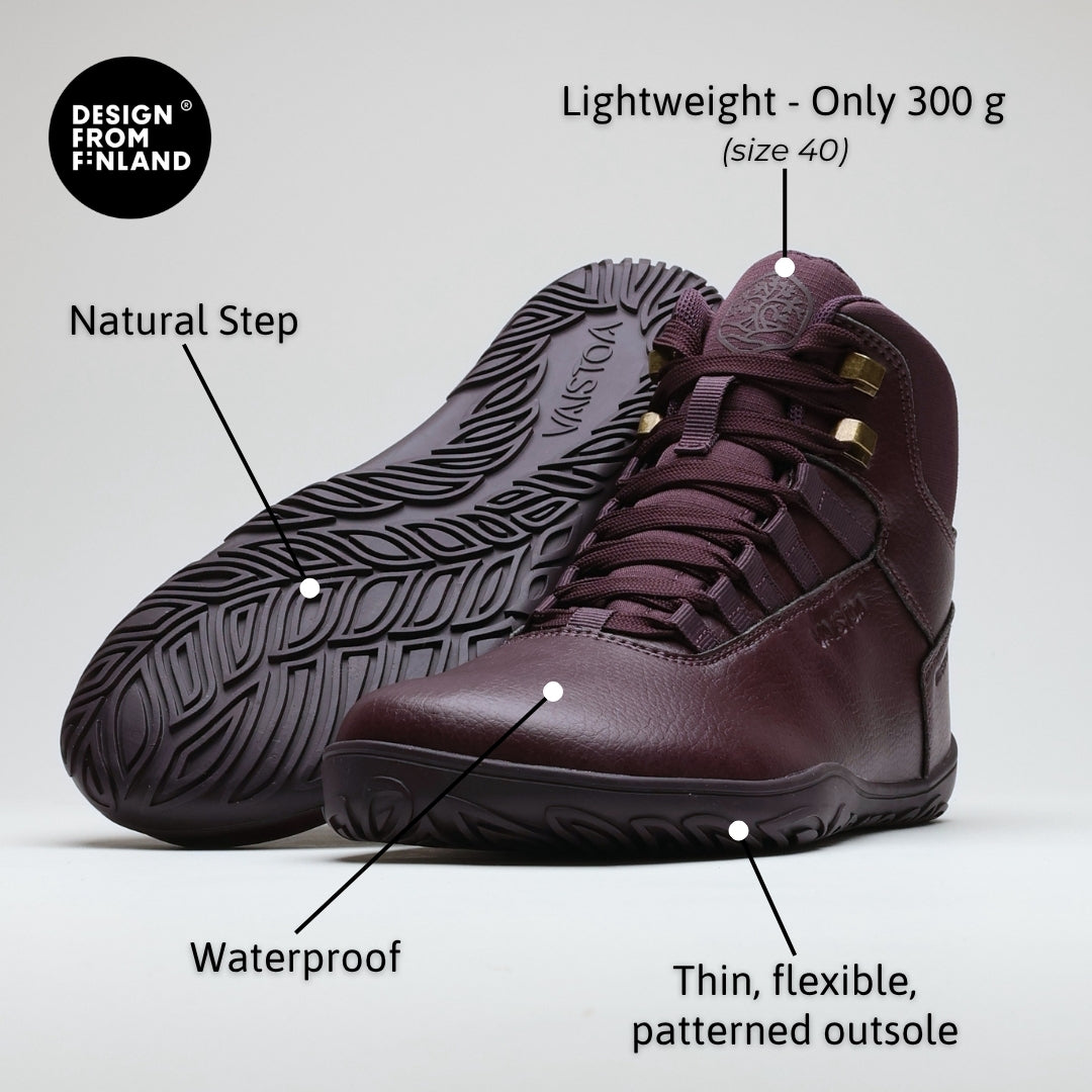 Vaistoa Uoma 2 barefoot trekking boots plum red – infographic showing two boots and four callouts: lightweight, only 300 g in size 40; natural step; waterproof; and a thin, flexible, patterned outsole, together with the Design from Finland mark