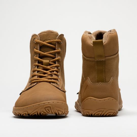 Vaistoa Hurmos 3 casual winter barefoot boots – pair shown from the front and back, the left shoe showing the lacing and toe box and the right shoe the heel, pull tab and faux fur lining