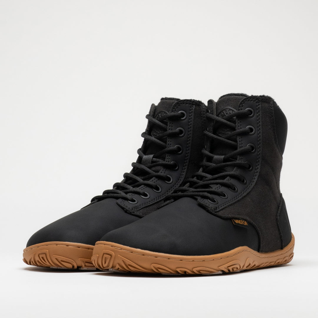 Vaistoa Hurmos 3 casual winter barefoot boots – pair shown from a front angle with the lacing and the Vaistoa label on the side visible