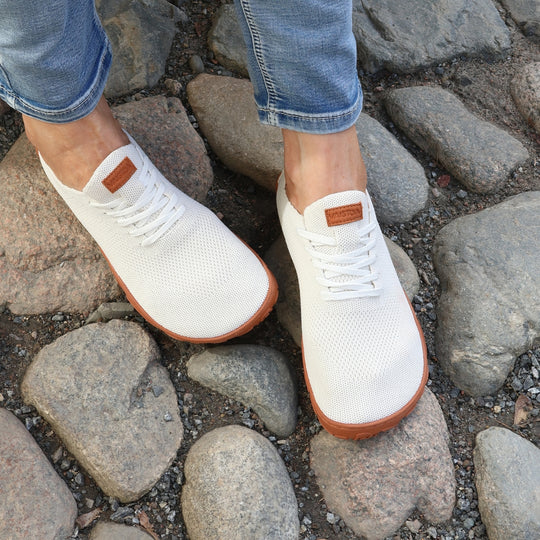 vaistoa iloa barefoot shoes knitted sneakers natural white with terracotta sole spring lifestyle cobblestones
