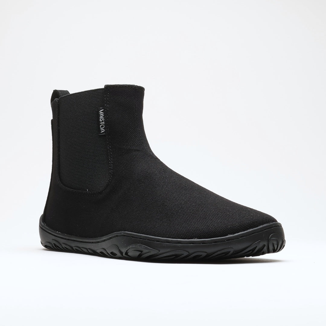 Vaistoa Kajo 2 barefoot chelsea boots – classic black single shoe shown from a front angle against a light background