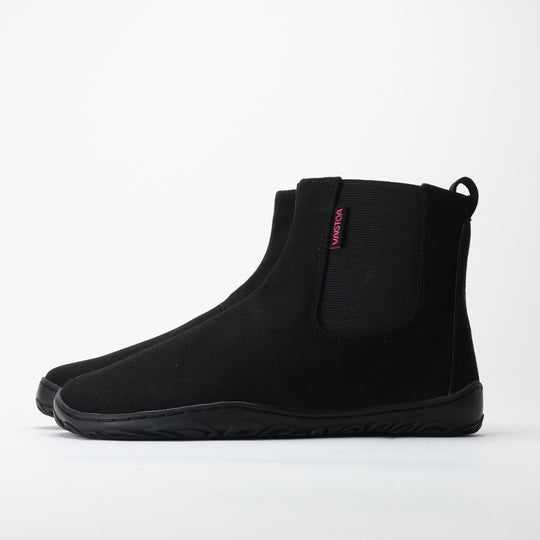 Vaistoa Kajo barefoot Chelsea boots – black, single boot photographed from the side, elastic side panel and the red Vaistoa label visible, light background