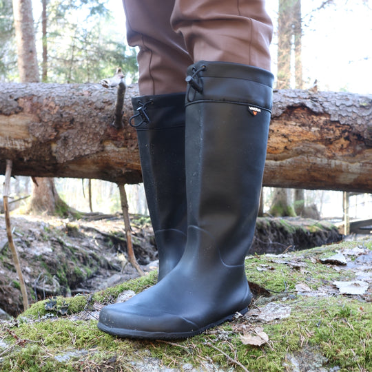 vaistoa katve barefoot shoes rubber rain boots black lifestyle spring green moss