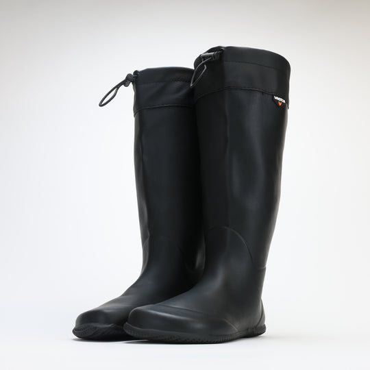 vaistoa katve barefoot shoes rubber rain boots black pair front angle