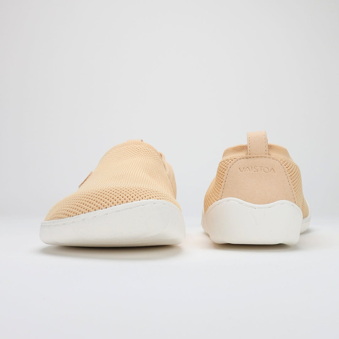 Vaistoa Lempeä 2 barefoot slip-on shoes peach – front and back views
