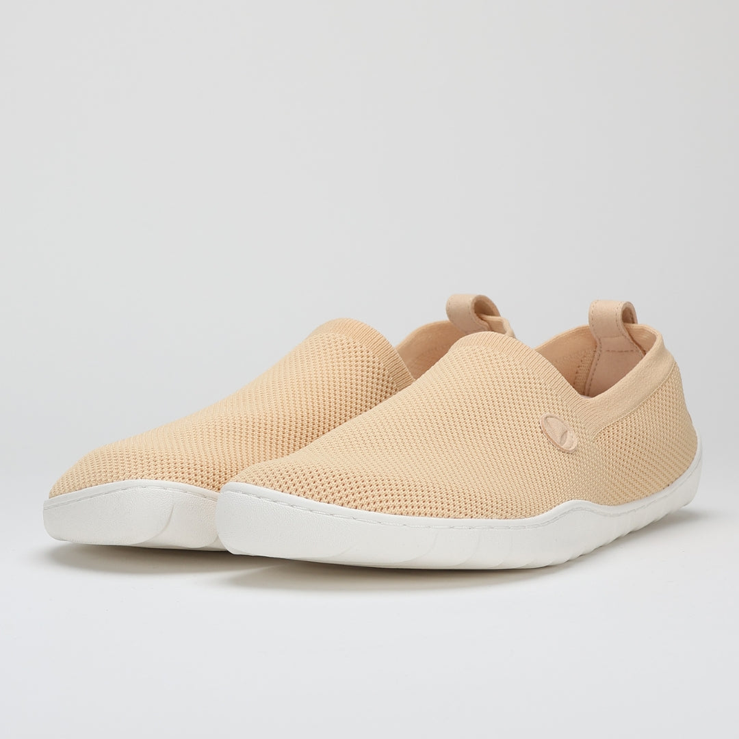 Vaistoa Lempeä 2 barefoot slip-on shoes peach – shoe pair, front angle view