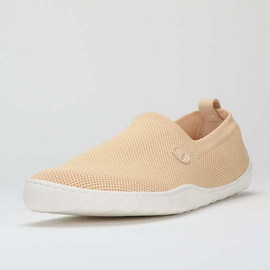 Vaistoa Lempeä 2 barefoot slip-on shoes peach – single shoe, front angle view