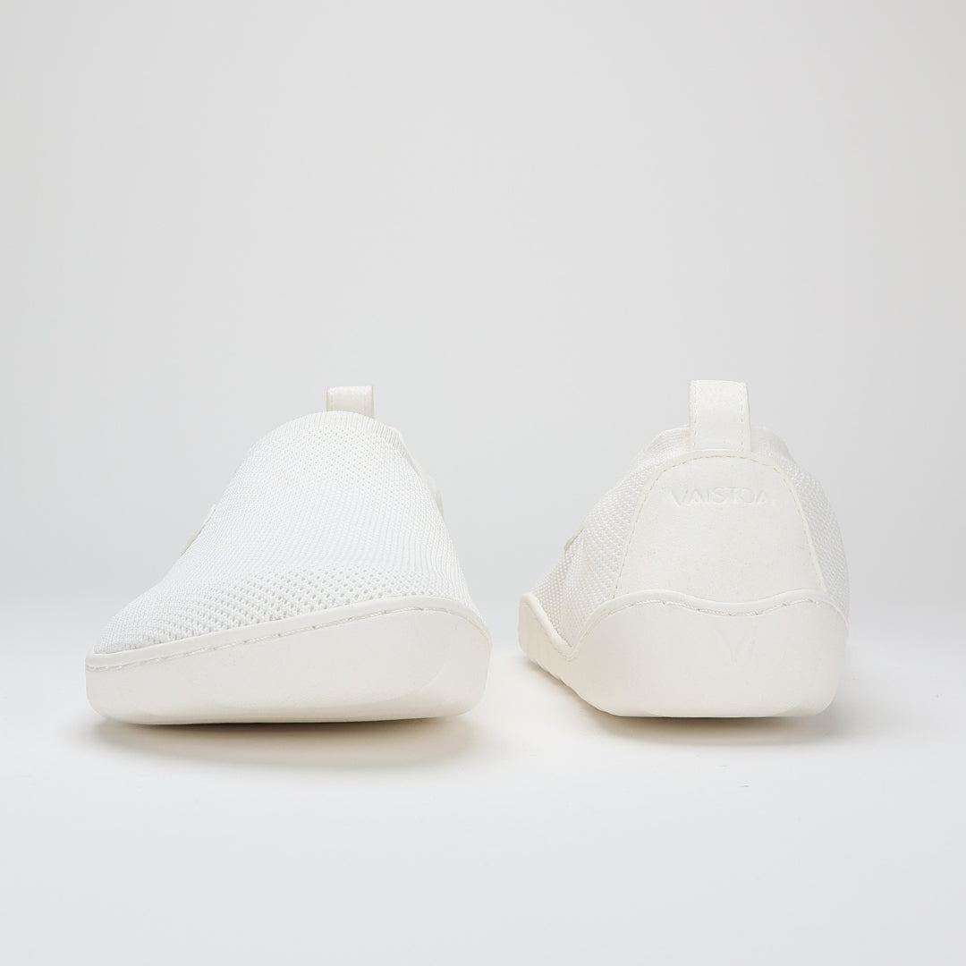 Vaistoa Lempeä 2 barefoot slip-on shoes white – front and back views
