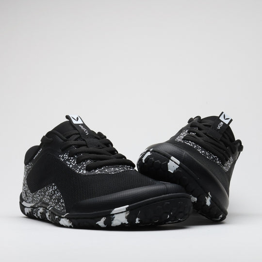 Vaistoa Lento barefoot running shoes – pair of shoes arranged against a light background, one slightly tilted