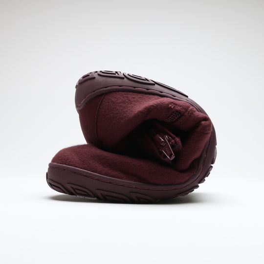 Vaistoa Sulo 2 winter barefoot chelsea boots – shoe rolled up, showing how the thin, flexible outsole bends