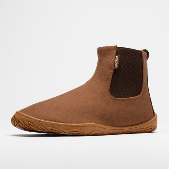 Vaistoa Sulo 2 winter barefoot chelsea boots – single shoe shown from a front angle with the elastic panel and pull tab visible