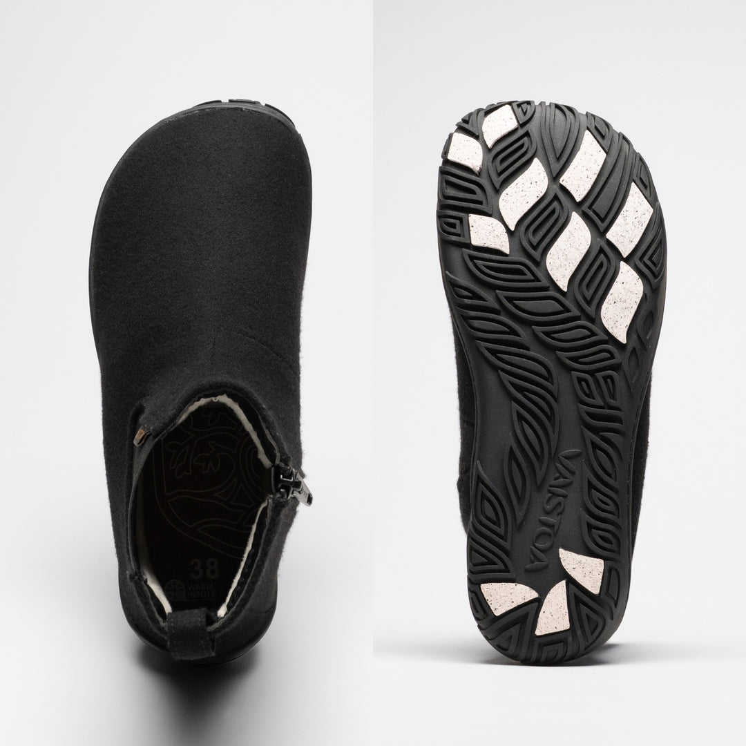 Vaistoa Sulo 2 winter barefoot chelsea boots – one shoe shown from above highlighting the wide foot-shaped toe box and the opening, and the other shown from below with the outsole pattern, Vaistoa logo and light grip pads