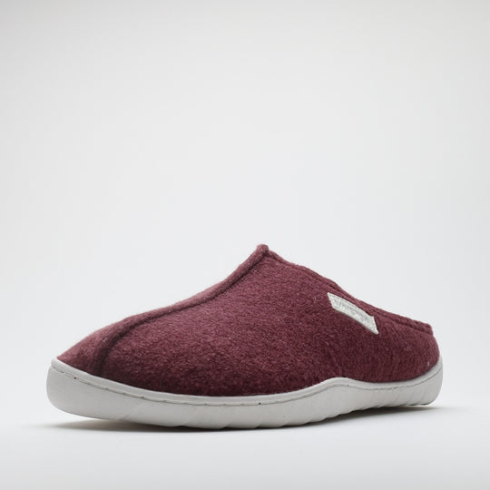 Vaistoa Toive felt barefoot slippers – burgundy felt slipper shown from a front angle against a light background