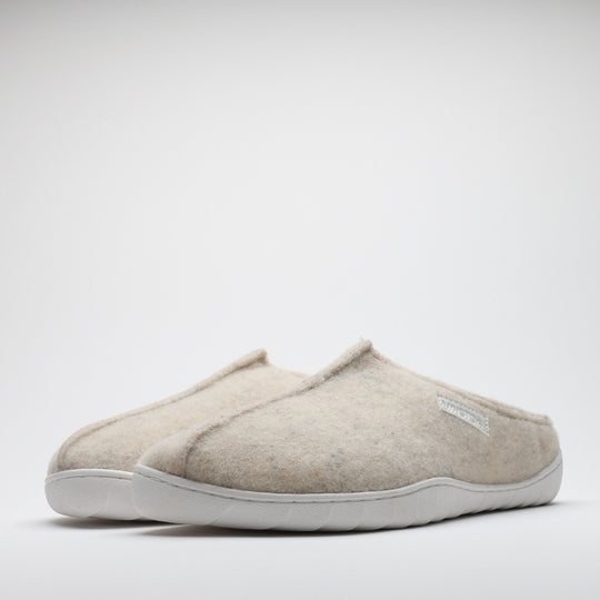 Vaistoa Toive felt barefoot slippers – vanilla grey felt slipper pair shown from a front angle against a light background