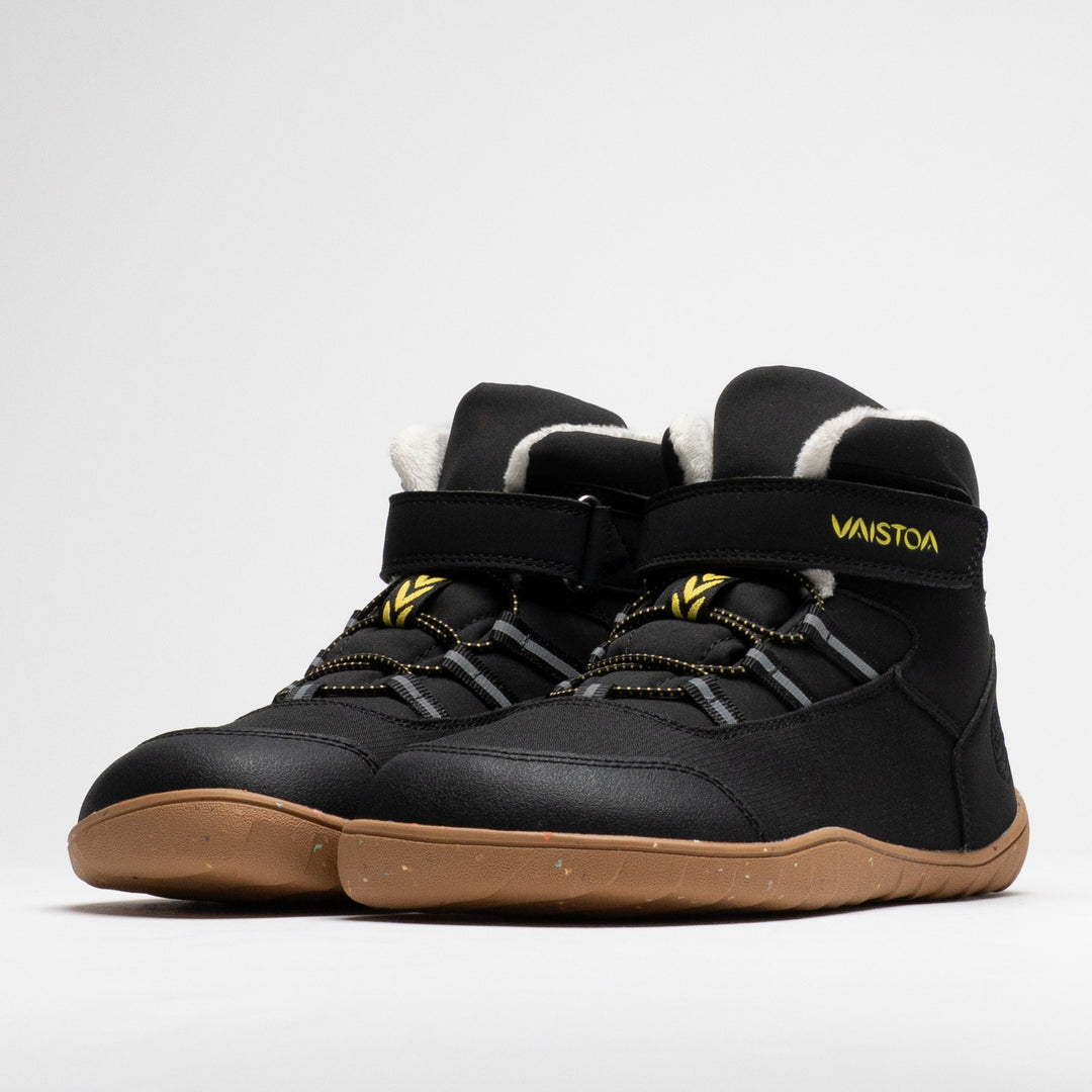 Vaistoa Ulappa 2 kids waterproof barefoot sneakers – pair shown from a front angle with the hook-and-loop strap and Vaistoa logo visible